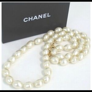 Chanel big long pearl necklace